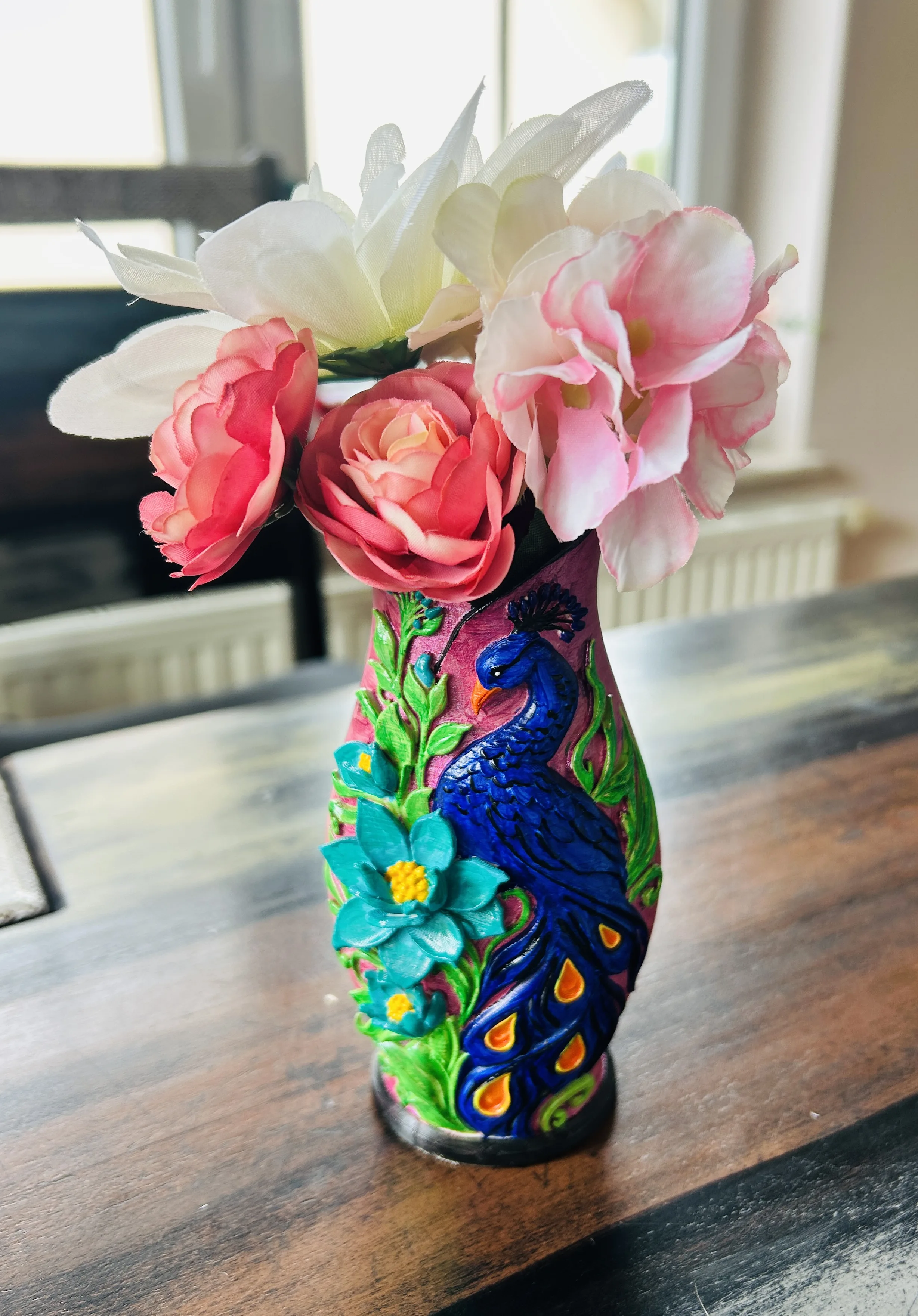 Pfau-Vase bemalt